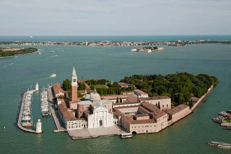 La fondazione dall'alto