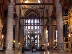 Basilica dei Santi Giovanni e Paolo, interno