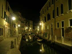 Canale di notte