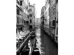 Storia, Canali di Venezia